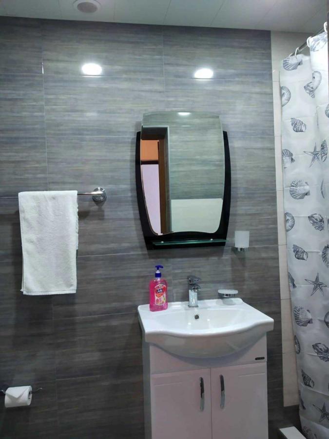 Apartment Near Sasundci Davit Metro Station Yerevan Exterior photo